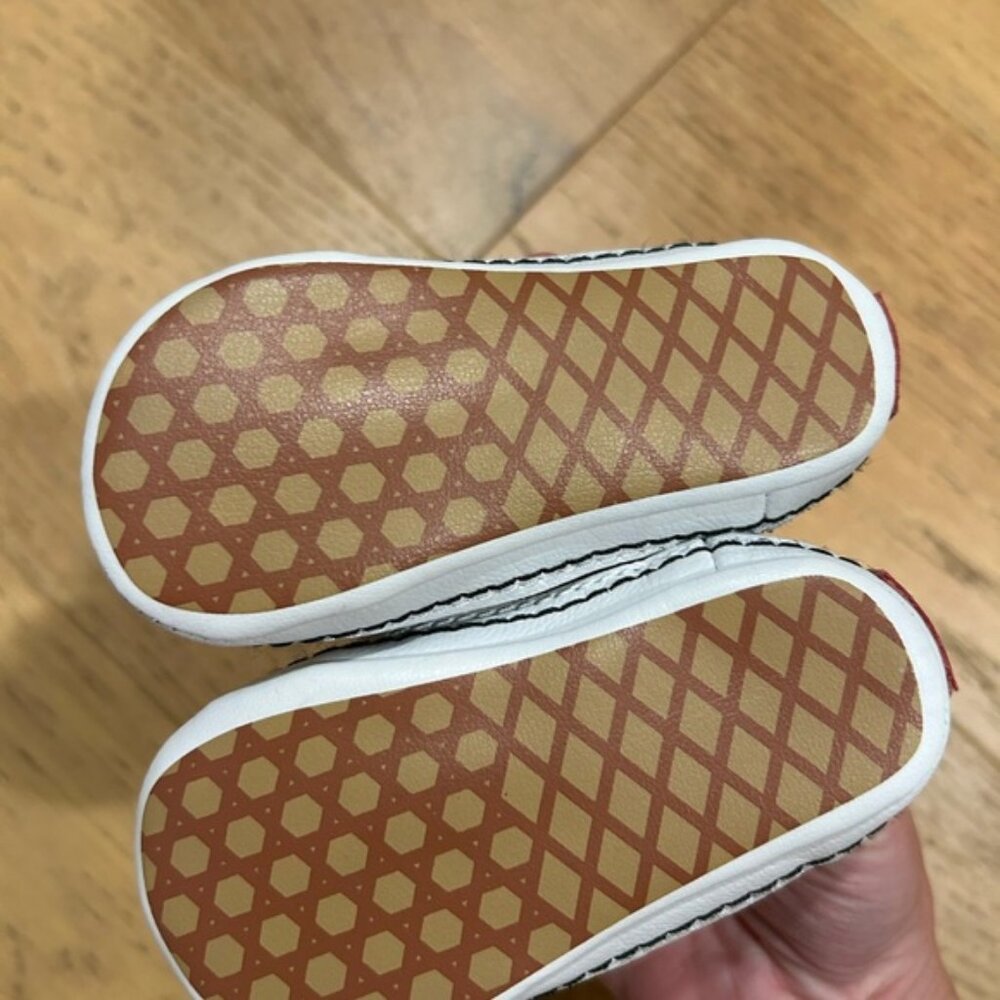 Vans Off The Wall Classic Black and White Baby Sneakers - Picture 4 of 4